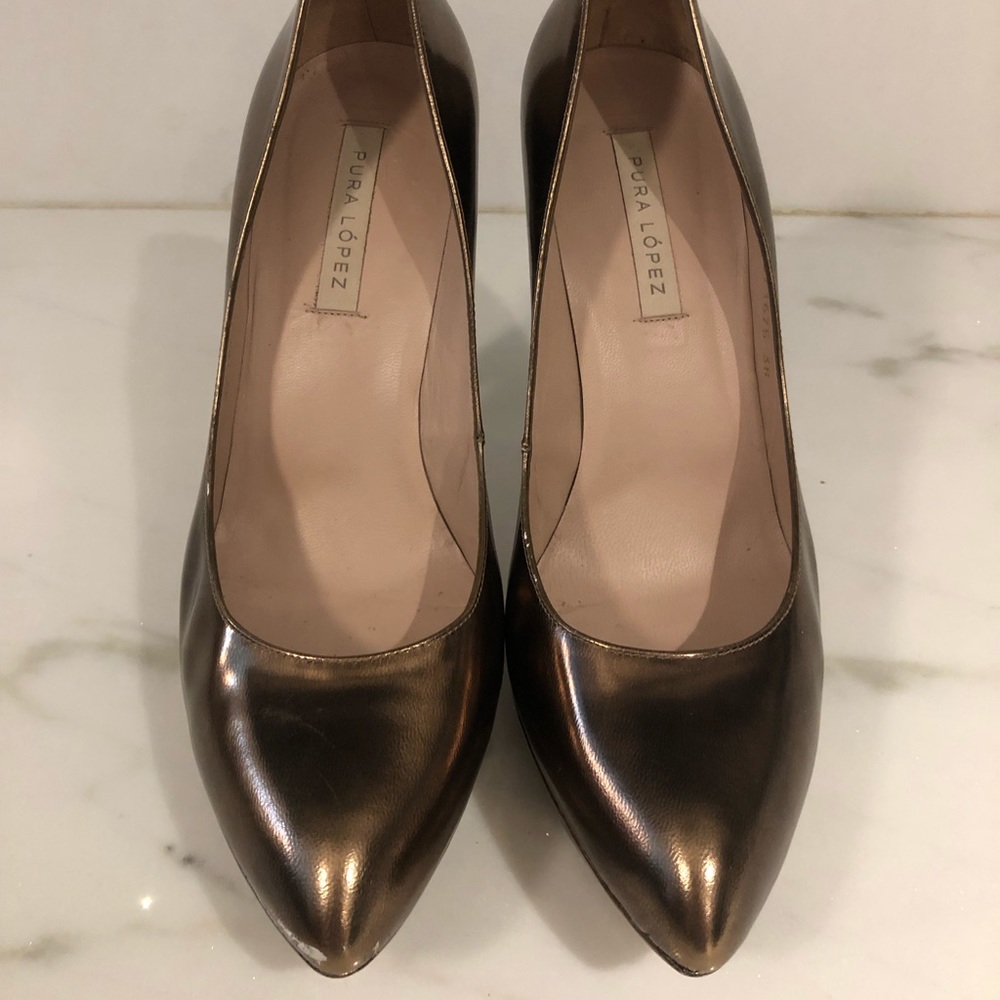Pura López bronze heels